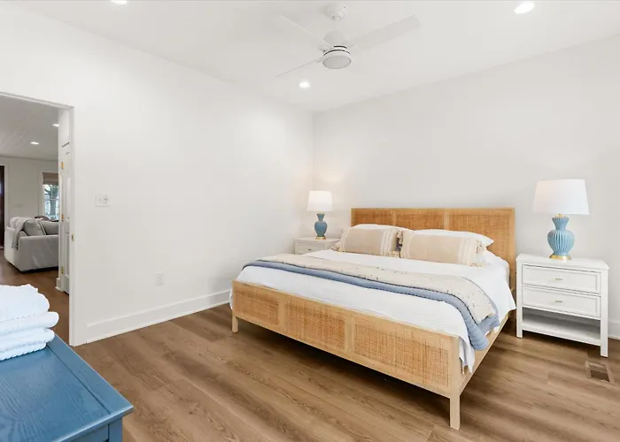 Upscale Montego Bay Getaway Community Pools Holiday home Ocean City
