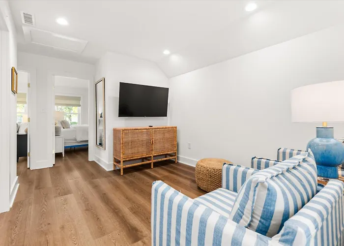 Upscale Montego Bay Getaway Community Pools Holiday home Ocean City